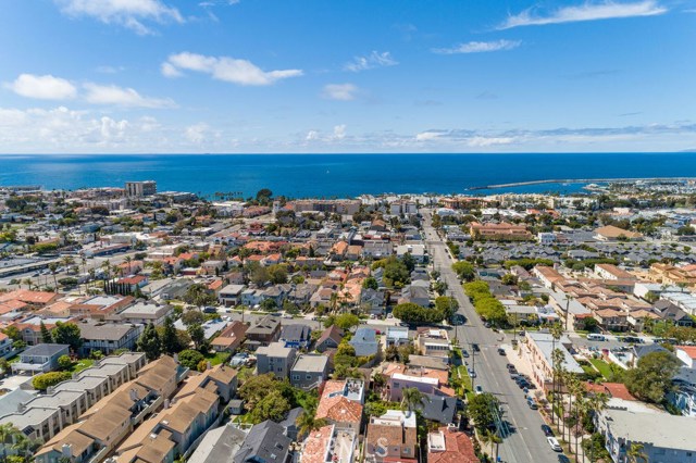 202 Helberta Avenue, Redondo Beach, California 90277, 3 Bedrooms Bedrooms, ,2 BathroomsBathrooms,Residential,Sold,Helberta,SB20063398