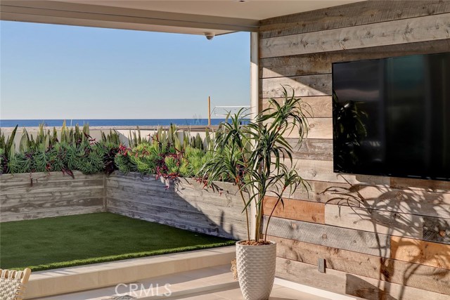 60 The Strand, Hermosa Beach, California 90254, 4 Bedrooms Bedrooms, ,2 BathroomsBathrooms,Residential,Sold,The Strand,SB18295909