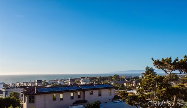 653 13th Street, Manhattan Beach, California 90266, 4 Bedrooms Bedrooms, ,2 BathroomsBathrooms,Residential,Sold,13th,SB19011414