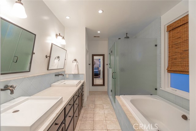 1111 8th Street, Hermosa Beach, California 90254, 4 Bedrooms Bedrooms, ,3 BathroomsBathrooms,Residential,Sold,8th,SB20223282