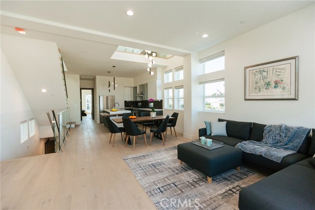 1758 Dixon, Redondo Beach, California 90278, 3 Bedrooms Bedrooms, ,4 BathroomsBathrooms,Residential,Sold,Dixon,SB20213630