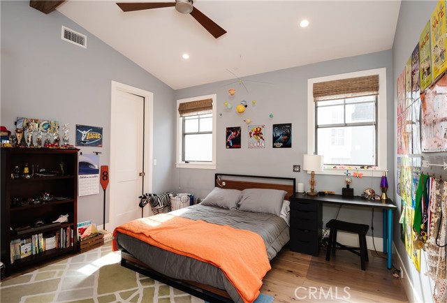 539 23rd Street, Manhattan Beach, California 90266, 5 Bedrooms Bedrooms, ,2 BathroomsBathrooms,Residential,Sold,23rd,SB21059502