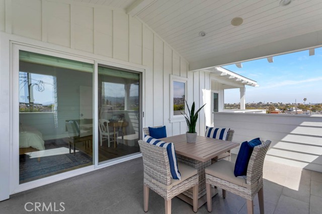 1307 Gertruda Avenue, Redondo Beach, California 90277, 5 Bedrooms Bedrooms, ,1 BathroomBathrooms,Residential,Sold,Gertruda,SB21076858