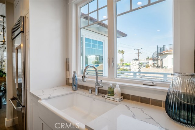 805 19th Street, Hermosa Beach, California 90254, 3 Bedrooms Bedrooms, ,2 BathroomsBathrooms,Residential,Sold,19th,SB18213012