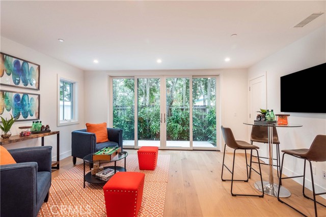 653 13th Street, Manhattan Beach, California 90266, 4 Bedrooms Bedrooms, ,2 BathroomsBathrooms,Residential,Sold,13th,SB19011414