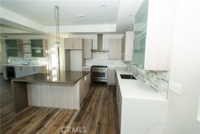 2013 Voorhees Avenue, Redondo Beach, California 90278, 4 Bedrooms Bedrooms, ,3 BathroomsBathrooms,Residential,Sold,Voorhees,SB18083420