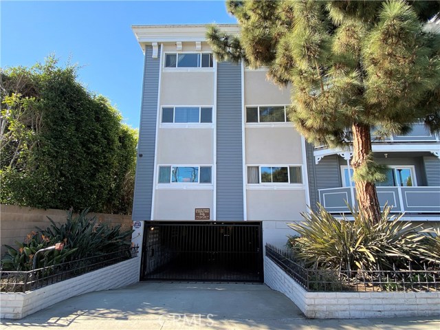 2411 Prospect Avenue, Hermosa Beach, California 90254, 2 Bedrooms Bedrooms, ,1 BathroomBathrooms,Residential,Sold,Prospect,SB21014634