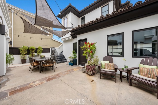 583 35th Street, Manhattan Beach, California 90266, 4 Bedrooms Bedrooms, ,1 BathroomBathrooms,Residential,Sold,35th,SB21141914