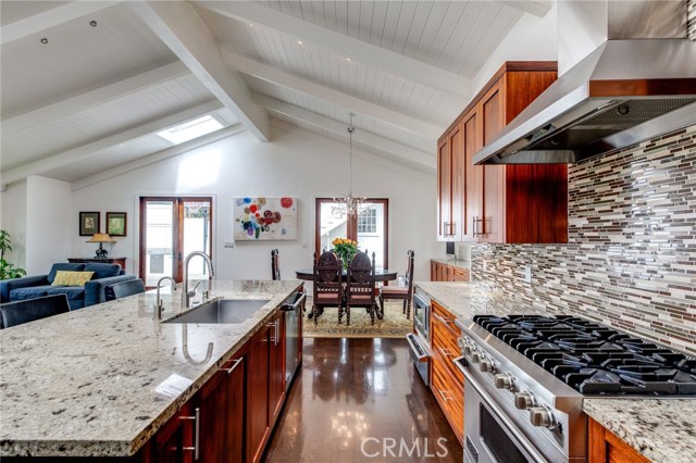 2416 Elm Avenue, Manhattan Beach, California 90266, 4 Bedrooms Bedrooms, ,2 BathroomsBathrooms,Residential,Sold,Elm,SB19275935