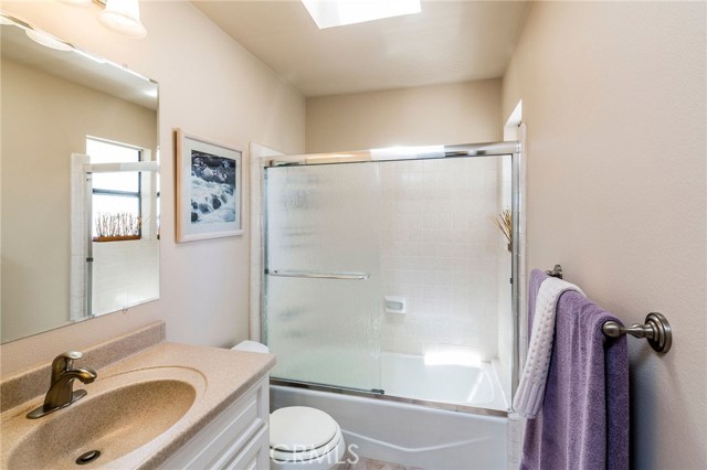 105 Irena Avenue, Redondo Beach, California 90277, 3 Bedrooms Bedrooms, ,2 BathroomsBathrooms,Residential,Sold,Irena,SB19074673