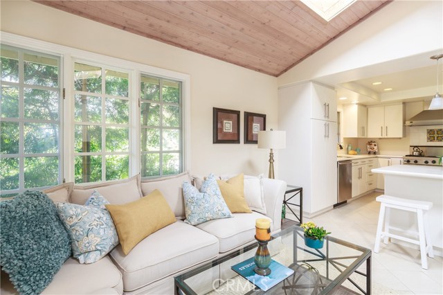 11 Evergreen Lane, Manhattan Beach, California 90266, 3 Bedrooms Bedrooms, ,2 BathroomsBathrooms,Residential,Sold,Evergreen,SB19068219