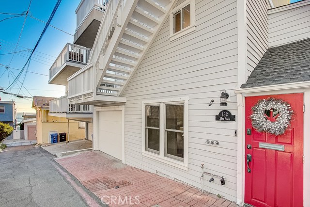 132 35th Place, Hermosa Beach, California 90254, 2 Bedrooms Bedrooms, ,2 BathroomsBathrooms,Residential,Sold,35th,SB19057826