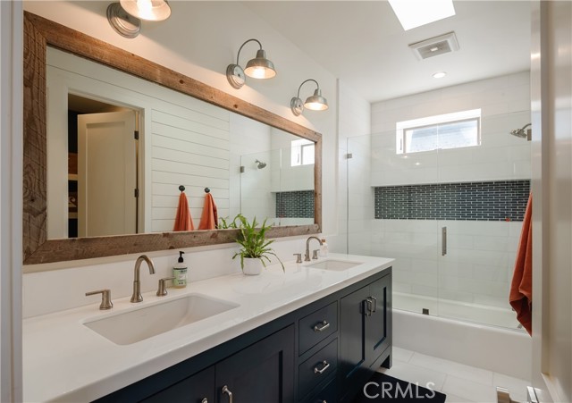 539 23rd Street, Manhattan Beach, California 90266, 5 Bedrooms Bedrooms, ,2 BathroomsBathrooms,Residential,Sold,23rd,SB21059502
