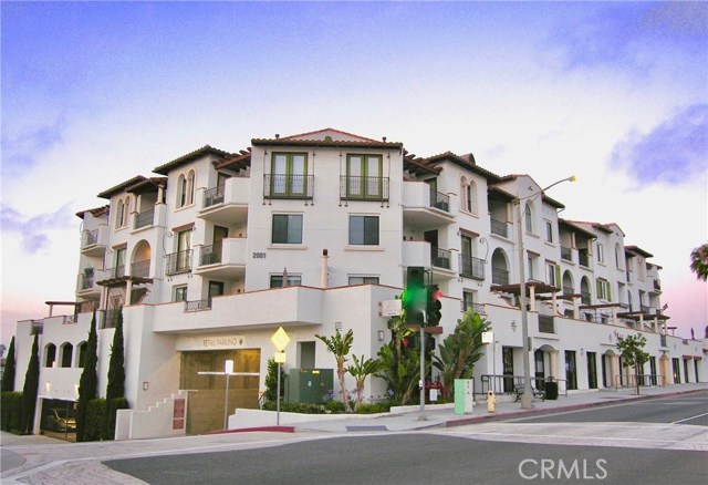 2001 Artesia Boulevard, Redondo Beach, California 90278, 2 Bedrooms Bedrooms, ,1 BathroomBathrooms,Residential,Sold,Artesia,SB20065471