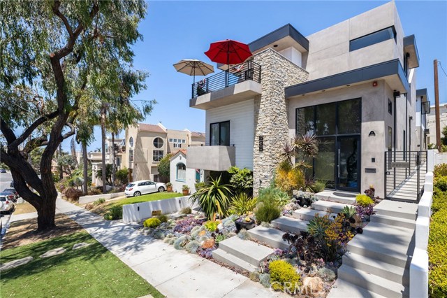 535 Avenue B, Redondo Beach, California 90277, 4 Bedrooms Bedrooms, ,3 BathroomsBathrooms,Residential,Sold,Avenue B,SB20169921