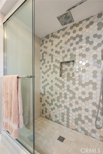 111 Guadalupe Avenue, Redondo Beach, California 90277, 4 Bedrooms Bedrooms, ,3 BathroomsBathrooms,Residential,Sold,Guadalupe,SB20243736