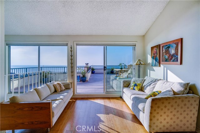 535 Esplanade, Redondo Beach, California 90277, 3 Bedrooms Bedrooms, ,Residential,Sold,Esplanade,SB20234312