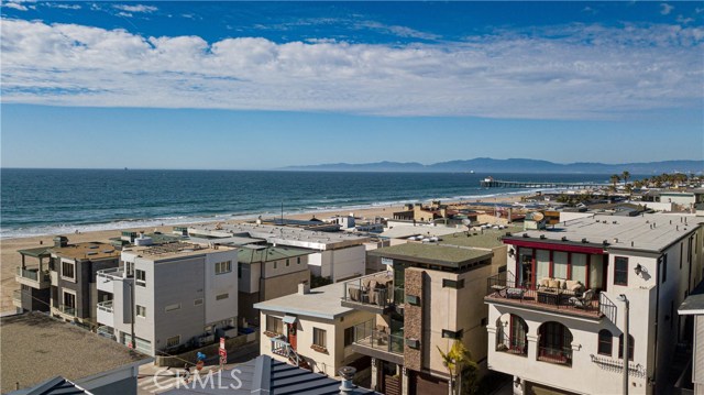 136 Neptune Avenue, Hermosa Beach, California 90254, 3 Bedrooms Bedrooms, ,2 BathroomsBathrooms,Residential,Sold,Neptune,SB21020451