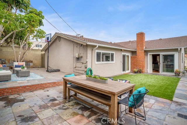 1902 Spreckels Lane, Redondo Beach, California 90278, 3 Bedrooms Bedrooms, ,2 BathroomsBathrooms,Residential,Sold,Spreckels,SB19180441