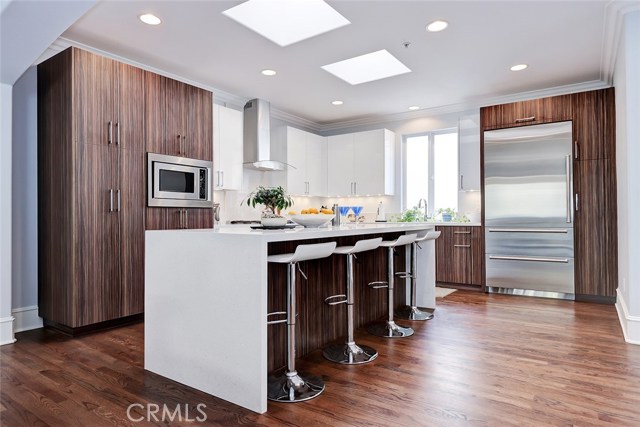 520 Esplanade, Redondo Beach, California 90277, 3 Bedrooms Bedrooms, ,2 BathroomsBathrooms,Residential,Sold,Esplanade,SB19051204