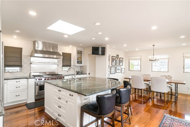 922 2nd, Hermosa Beach, California 90254, 4 Bedrooms Bedrooms, ,5 BathroomsBathrooms,Residential,Sold,2nd,SB19107146