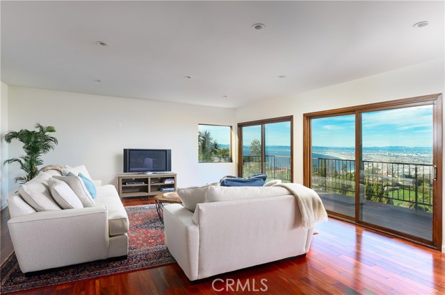 6061 Woodfern Drive, Rancho Palos Verdes, California 90275, 6 Bedrooms Bedrooms, ,4 BathroomsBathrooms,Residential,Sold,Woodfern,SB19042575