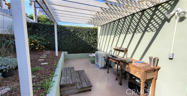 1124 11th Street, Hermosa Beach, California 90254, 3 Bedrooms Bedrooms, ,1 BathroomBathrooms,Residential,Sold,11th Street,SB20025599