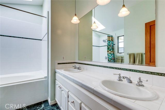 720 36th Street, Manhattan Beach, California 90266, 3 Bedrooms Bedrooms, ,2 BathroomsBathrooms,Residential,Sold,36th,SB19043240