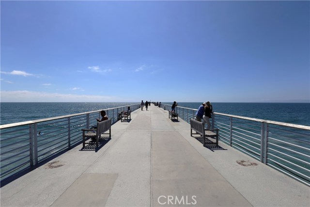 Hermosa Beach Pier  is just a short walk away