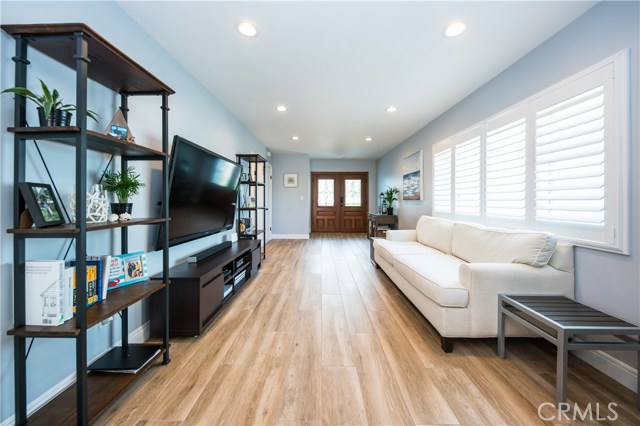 1604 Spreckels Lane, Redondo Beach, California 90278, 3 Bedrooms Bedrooms, ,2 BathroomsBathrooms,Residential,Sold,Spreckels,SB20125492