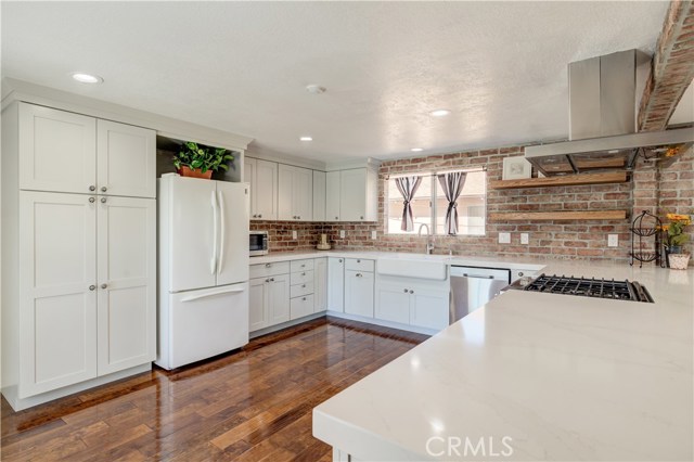 2003 Mathews Avenue, Redondo Beach, California 90278, 3 Bedrooms Bedrooms, ,2 BathroomsBathrooms,Residential,Sold,Mathews,SB20131644