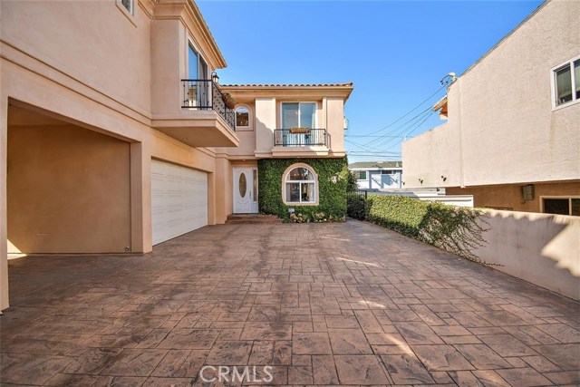 2213 Gates Avenue, Redondo Beach, California 90278, 4 Bedrooms Bedrooms, ,2 BathroomsBathrooms,Residential,Sold,Gates,SB19244221