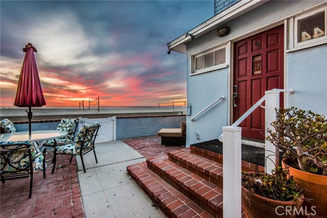 44 The Strand, Hermosa Beach, California 90254, 5 Bedrooms Bedrooms, ,3 BathroomsBathrooms,Residential,Sold,The Strand,SB19005603