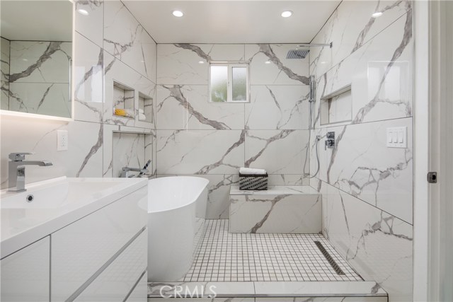 308 Francisca Avenue, Redondo Beach, California 90277, 4 Bedrooms Bedrooms, ,3 BathroomsBathrooms,Residential,Sold,Francisca,SB19268645