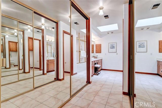 22 Dover Place, Manhattan Beach, California 90266, 2 Bedrooms Bedrooms, ,2 BathroomsBathrooms,Residential,Sold,Dover,SB18247176