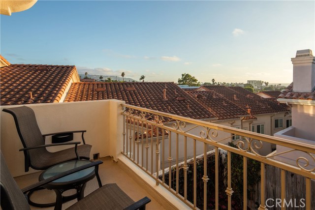 233 Helberta Avenue, Redondo Beach, California 90277, 4 Bedrooms Bedrooms, ,2 BathroomsBathrooms,Residential,Sold,Helberta,SB19225770