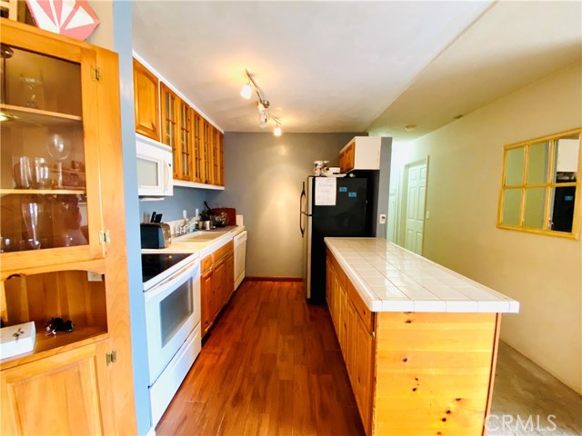 601 Prospect Avenue, Redondo Beach, California 90277, 2 Bedrooms Bedrooms, ,2 BathroomsBathrooms,Residential,Sold,Prospect,SB20189333