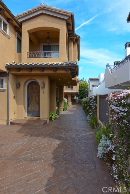 1917 Gates Avenue, Redondo Beach, California 90278, 4 Bedrooms Bedrooms, ,3 BathroomsBathrooms,Residential,Sold,Gates Avenue,CV19071456