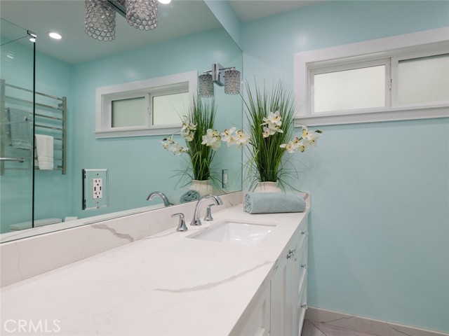 3212 Oak Avenue, Manhattan Beach, California 90266, 3 Bedrooms Bedrooms, ,2 BathroomsBathrooms,Residential,Sold,Oak,SB21120896