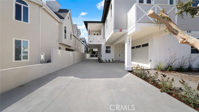 2421 Voorhees Avenue, Redondo Beach, California 90278, 4 Bedrooms Bedrooms, ,3 BathroomsBathrooms,Residential,Sold,Voorhees,PV21111181