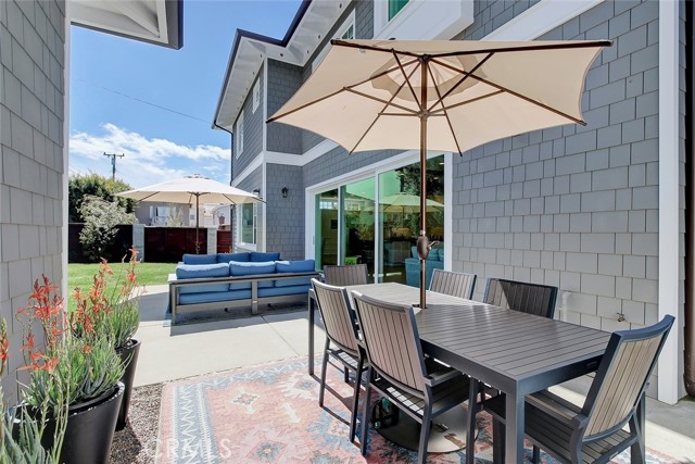 1900 Lynngrove Drive, Manhattan Beach, California 90266, 5 Bedrooms Bedrooms, ,2 BathroomsBathrooms,Residential,Sold,Lynngrove,SB21039108