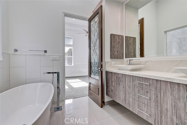 1724 Steinhart Avenue, Redondo Beach, California 90278, 4 Bedrooms Bedrooms, ,3 BathroomsBathrooms,Residential,Sold,Steinhart,SB18241536