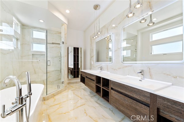 1914 Marshallfield Lane, Redondo Beach, California 90278, 4 Bedrooms Bedrooms, ,3 BathroomsBathrooms,Residential,Sold,Marshallfield,SB20122923