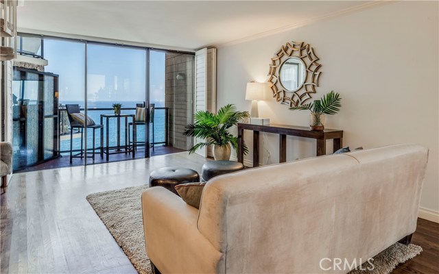 531 Esplanade, Redondo Beach, California 90277, 2 Bedrooms Bedrooms, ,3 BathroomsBathrooms,Residential,Sold,Esplanade,SB19000040