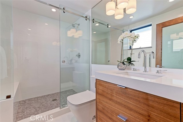 1154 6th Street, Hermosa Beach, California 90254, 4 Bedrooms Bedrooms, ,5 BathroomsBathrooms,Residential,Sold,6th,SB19225837
