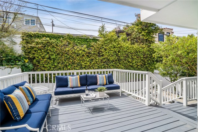 2301 Walnut Avenue, Manhattan Beach, California 90266, 4 Bedrooms Bedrooms, ,3 BathroomsBathrooms,Residential,Sold,Walnut,SB19070535