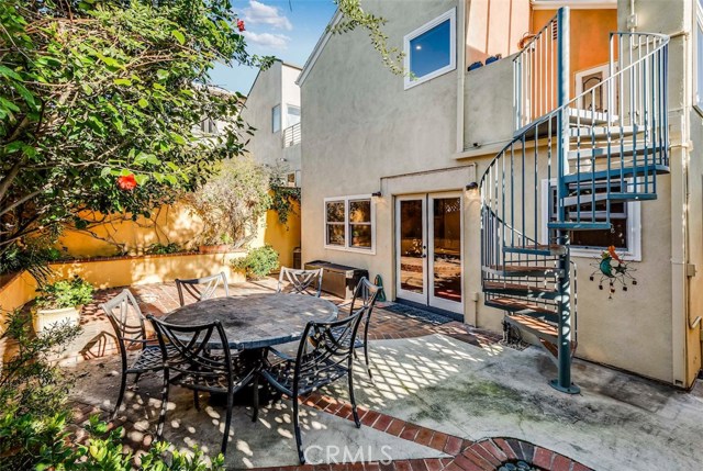 521 13th Street, Manhattan Beach, California 90266, 3 Bedrooms Bedrooms, ,1 BathroomBathrooms,Residential,Sold,13th,PW19054857
