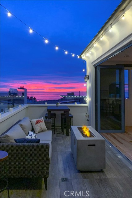 2211 Bayview Drive, Manhattan Beach, California 90266, 4 Bedrooms Bedrooms, ,2 BathroomsBathrooms,Residential,Sold,Bayview,SB20100686