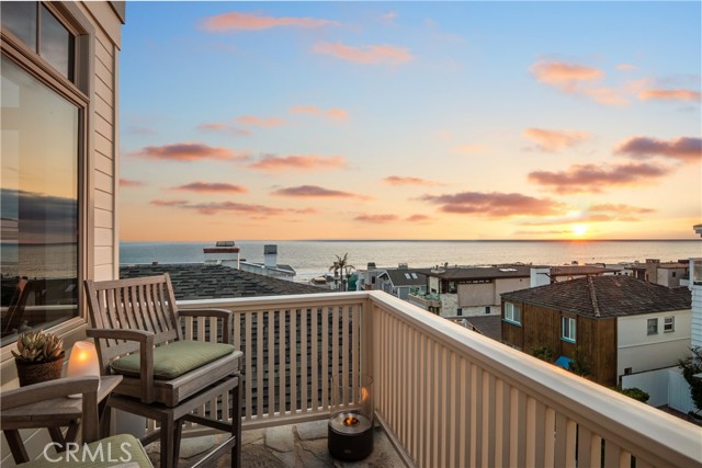 220 20th Street, Manhattan Beach, California 90266, 4 Bedrooms Bedrooms, ,2 BathroomsBathrooms,Residential,Sold,20th,SB21112349