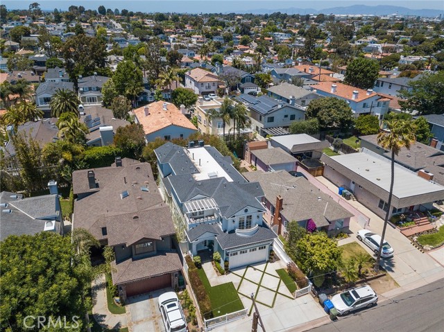 2201 Oak Avenue, Manhattan Beach, California 90266, 5 Bedrooms Bedrooms, ,5 BathroomsBathrooms,Residential,Sold,Oak,SB21126530